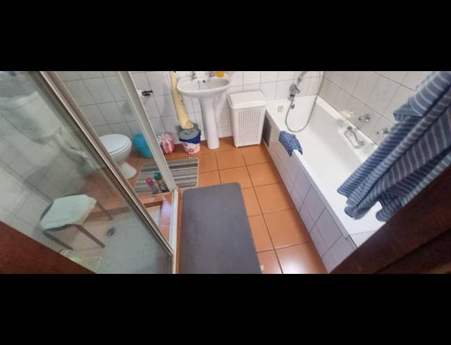 6 BEDROOM HOUSE FOR SALE IN ZWARTKOP